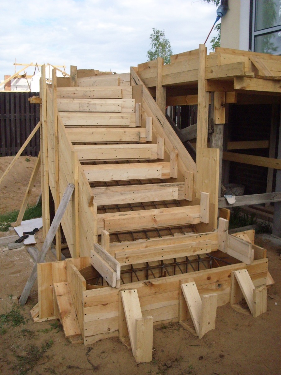 Монолитные лестницы - бетонные лестницы